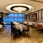 Hilton Convention Center & Hotel 5*