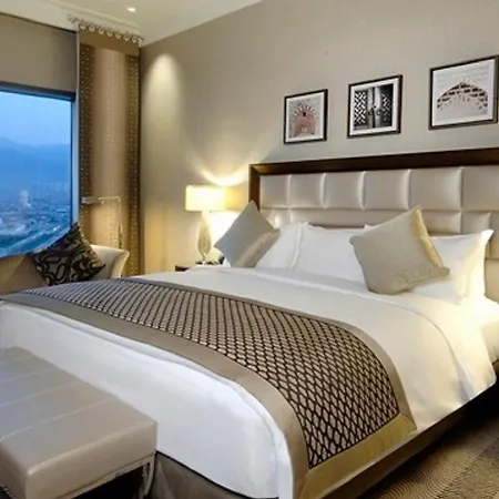 Hilton Convention Center & Szálloda 5*