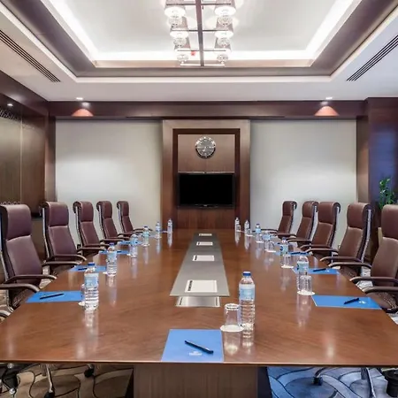 مركز مؤتمرات وسبا هيلتون بورصا فندق