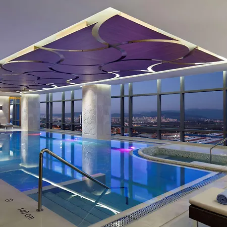 Hilton Convention Center & Szálloda 5*