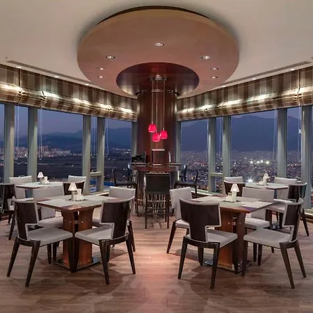 Hilton Convention Center & Szálloda 5*