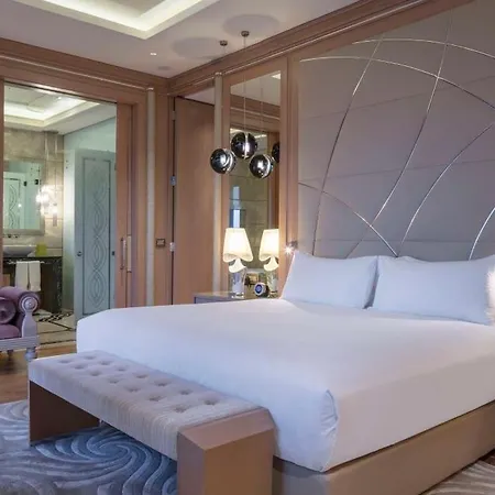 Hilton Convention Center & 5*