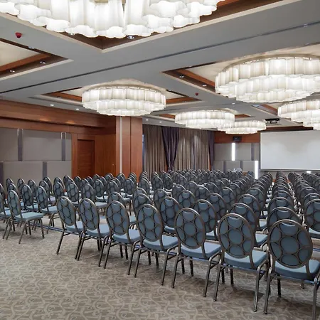 مركز مؤتمرات وسبا هيلتون بورصا 5*