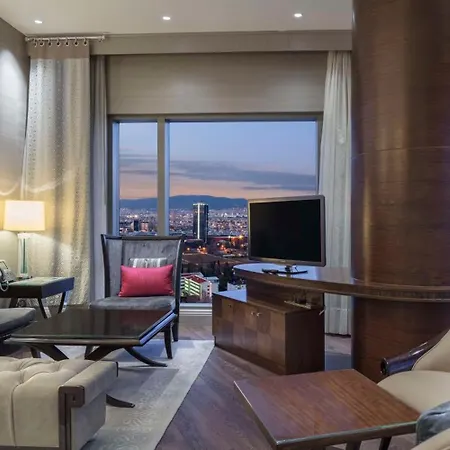 Hilton Convention Center & Otel