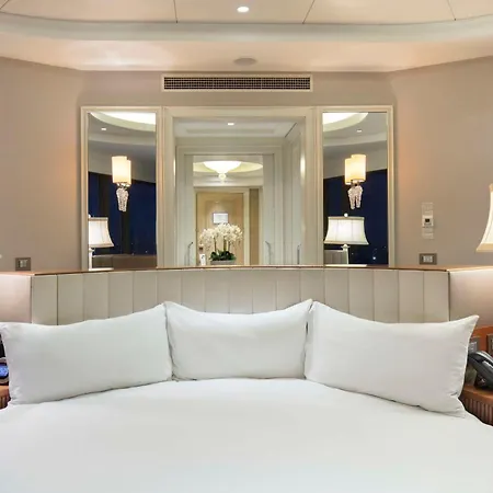Hilton Convention Center & 5*