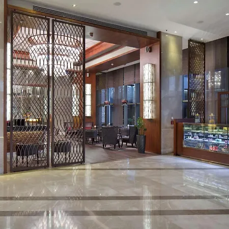 Szálloda Hilton Convention Center & 5*