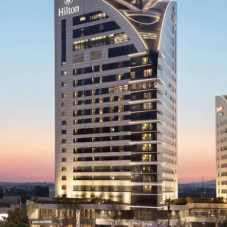 Szálloda Hilton Convention Center & 5*