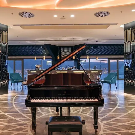 Hilton Convention Center & 5*