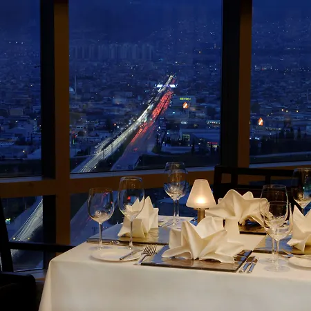 فندق مركز مؤتمرات وسبا هيلتون بورصا