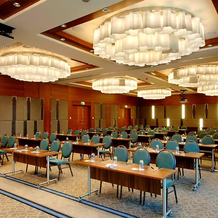 Hilton Convention Center & 5*