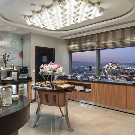 مركز مؤتمرات وسبا هيلتون بورصا فندق