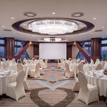 Hilton Convention Center & 5*