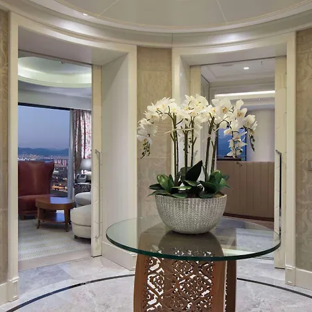 Hilton Convention Center & Hotel 5*