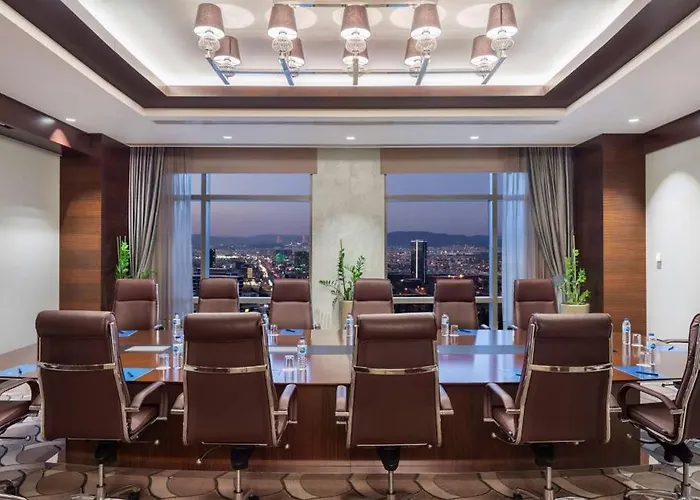 Hilton Convention Center & מלון בורסה