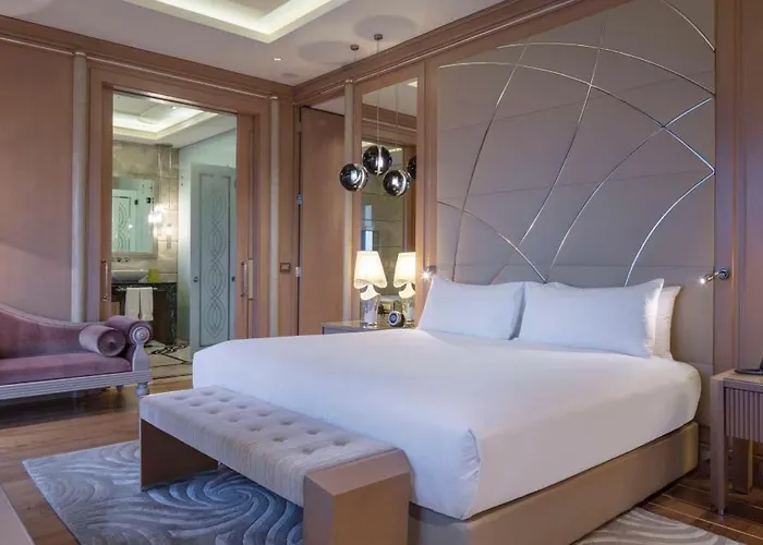 Hilton Convention Center & 5*