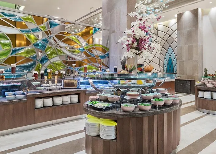 Hilton Convention Center & Отель