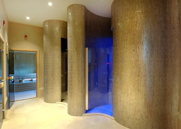 Hilton Convention Center & Hotel