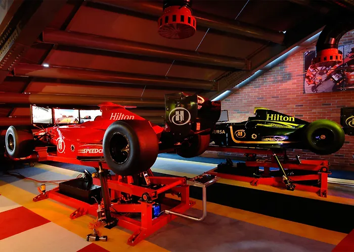 מלון Hilton Convention Center & 5*