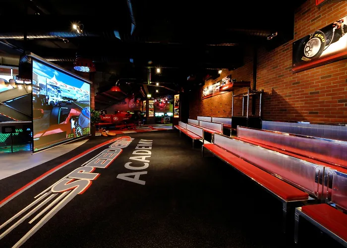 מלון Hilton Convention Center & בורסה