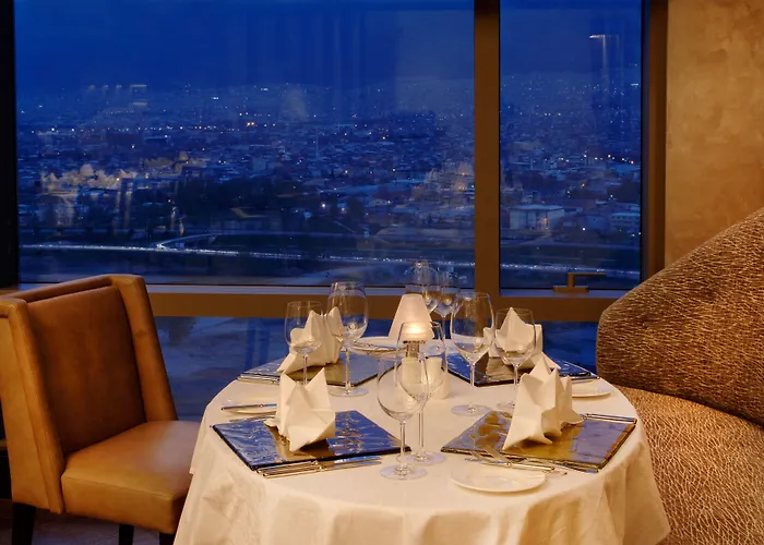 מלון Hilton Convention Center & בורסה